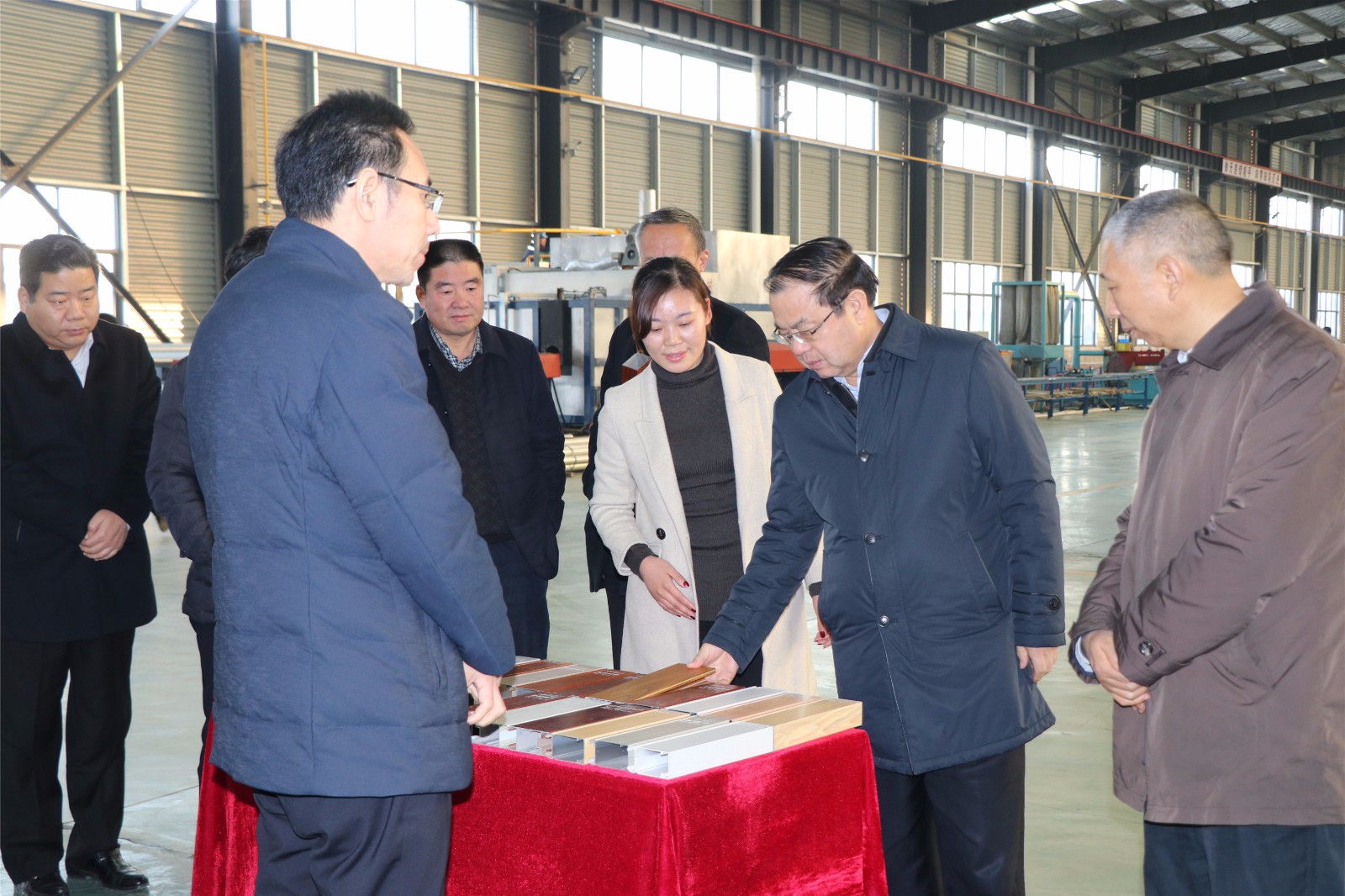 周口市人大常委会副主任刘国连、杨永志莅临我司指导工作